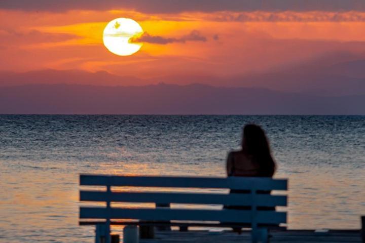 Pelican Beach Resort South Water Caye Dangriga Esterno foto