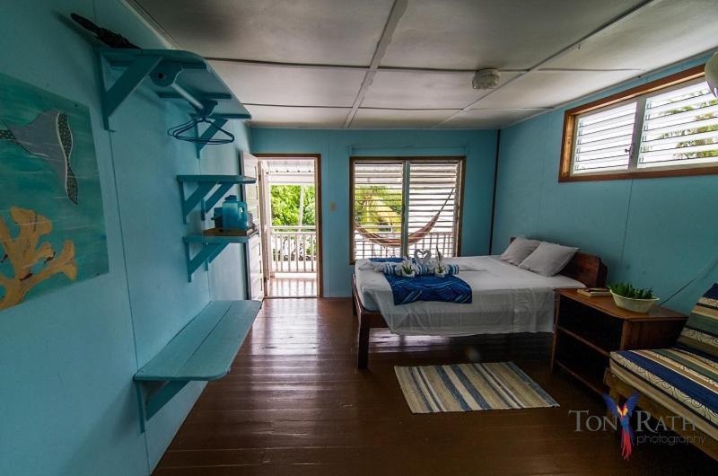 Pelican Beach Resort South Water Caye Dangriga Esterno foto