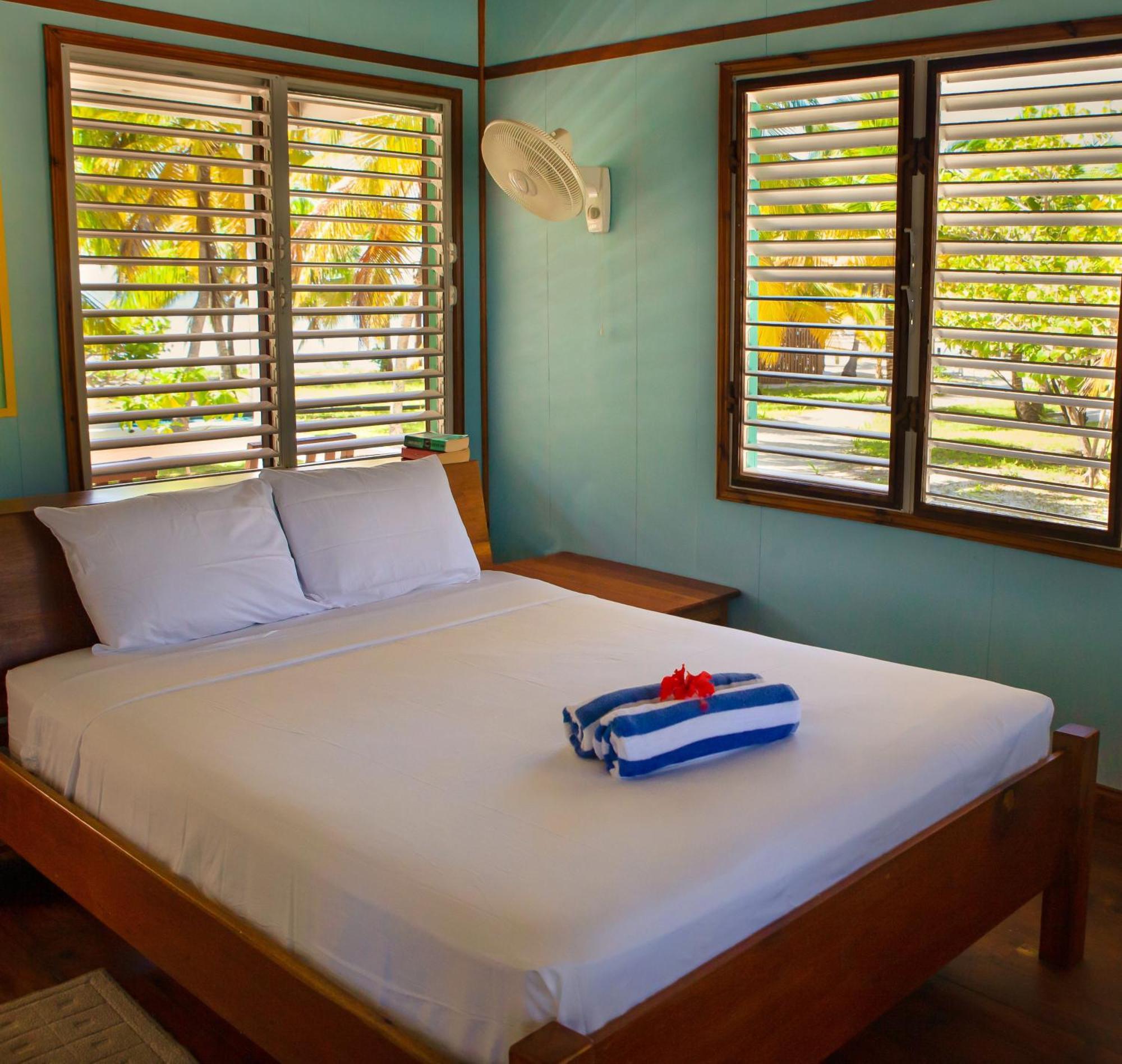 Pelican Beach Resort South Water Caye Dangriga Esterno foto